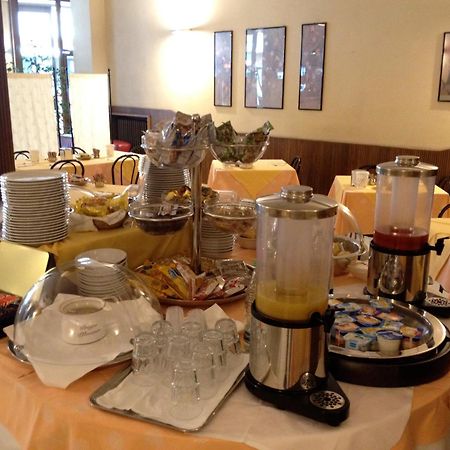 Hotel Milano Пістоя Екстер'єр фото