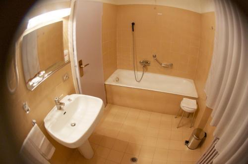 Hotel Milano Пістоя Екстер'єр фото