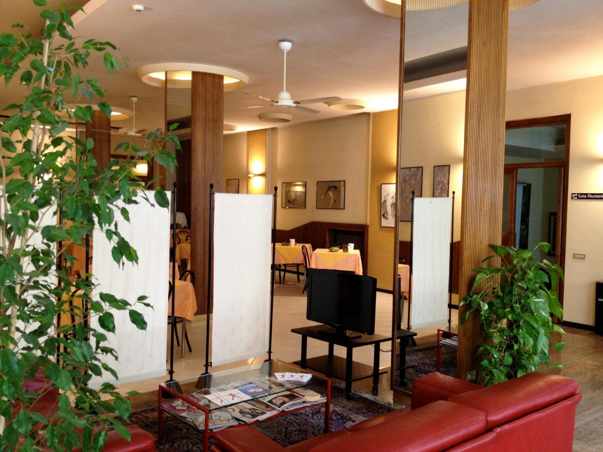 Hotel Milano Пістоя Екстер'єр фото