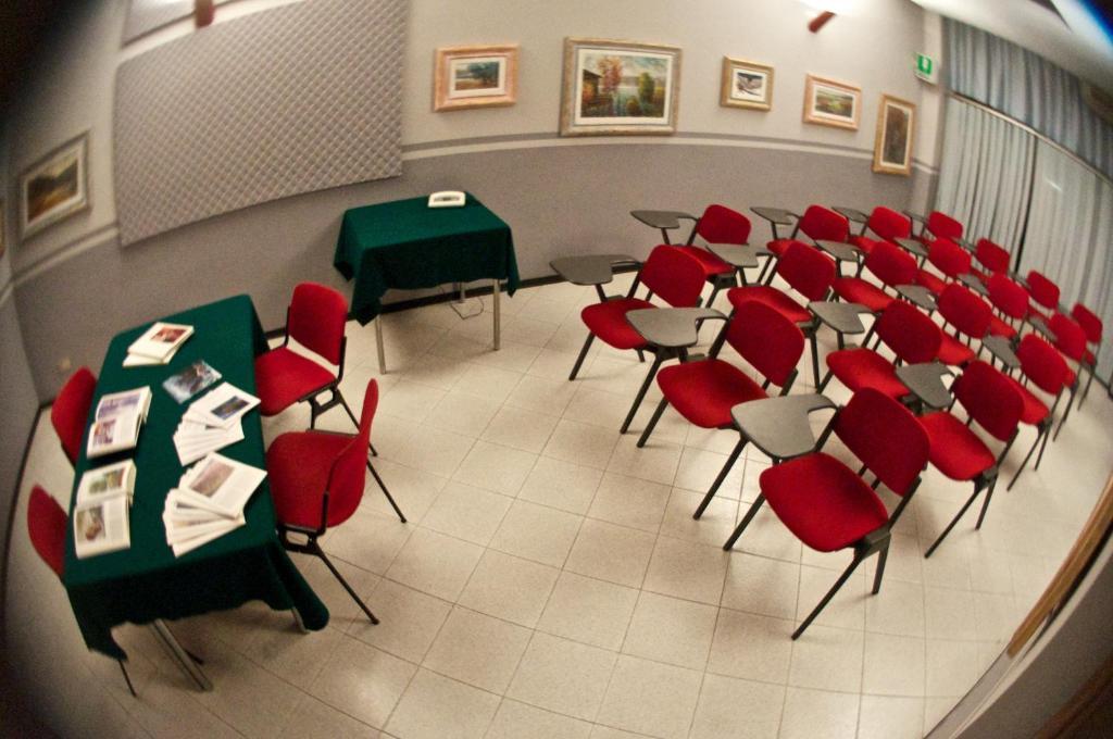 Hotel Milano Пістоя Екстер'єр фото
