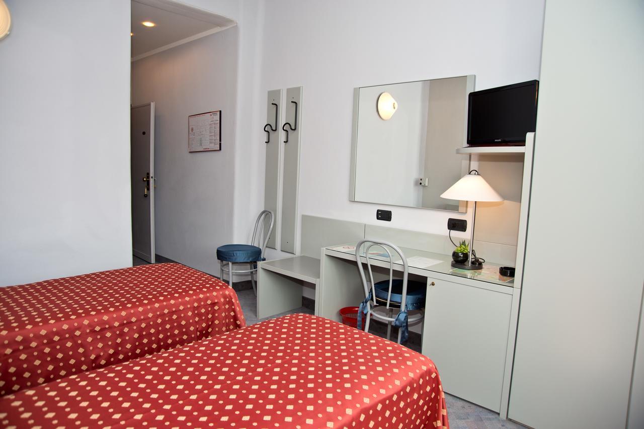 Hotel Milano Пістоя Екстер'єр фото